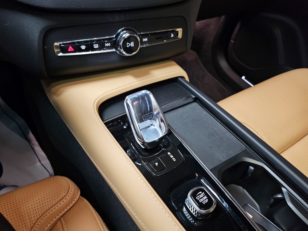 Volvo XC90, 2022 — фото 11 из 12