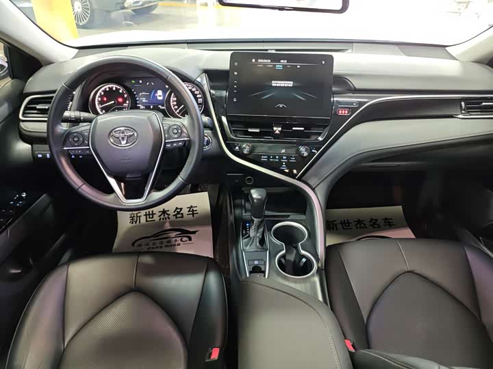 Toyota Camry, 2023 — фото 9 из 9