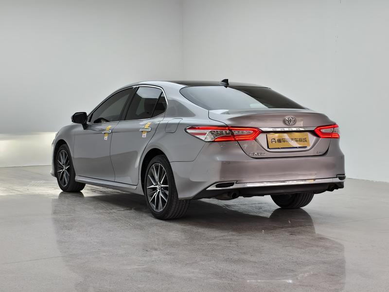 Toyota Camry, 2023 — фото 5 из 12