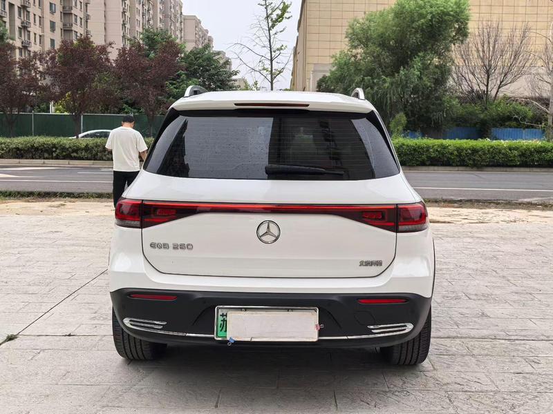 Mercedes-Benz EQB, 2022 — фото 5 из 11