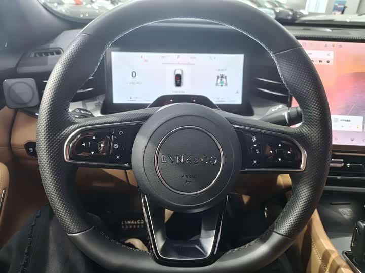 Lynk & Co 09 EM-P Hybrid, 2025 — фото 2 из 9