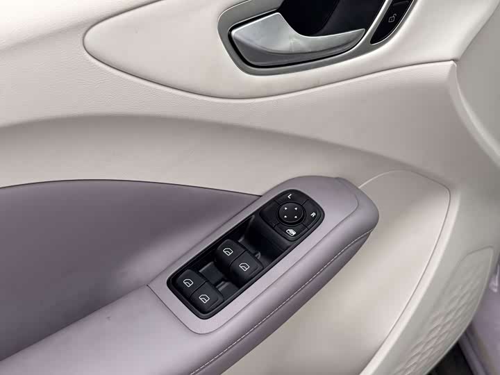MG Motor 4 EV, 2025 — фото 8 из 9