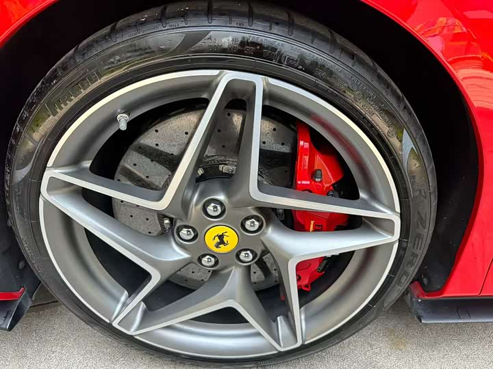 Ferrari F8, 2022 — фото 9 из 9