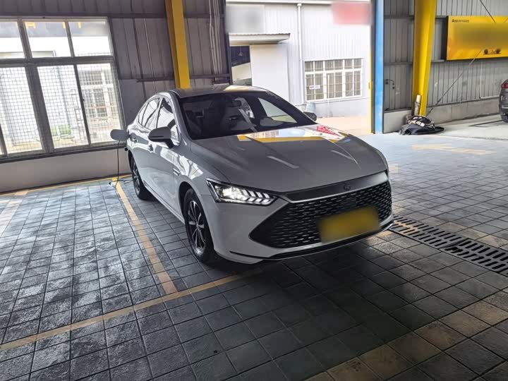 BYD Qin Plus, 2023 — фото 4 из 9