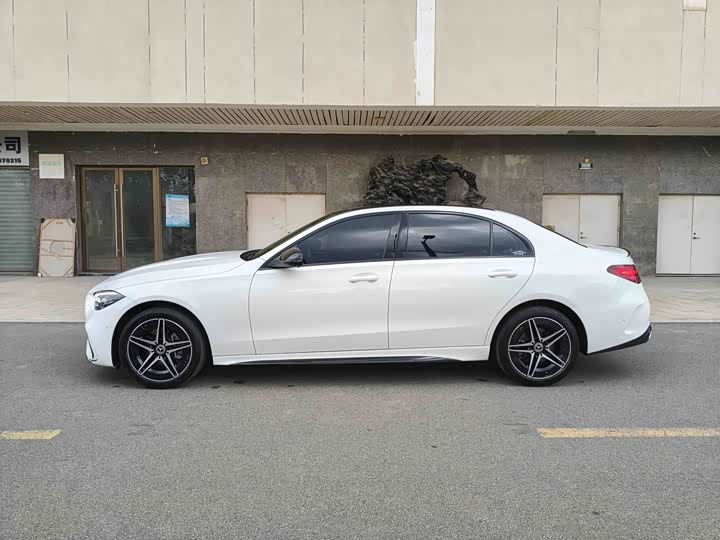 Mercedes-Benz C-Class, 2023 — фото 4 из 9