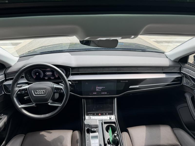 Audi A8, 2023 — фото 7 из 10