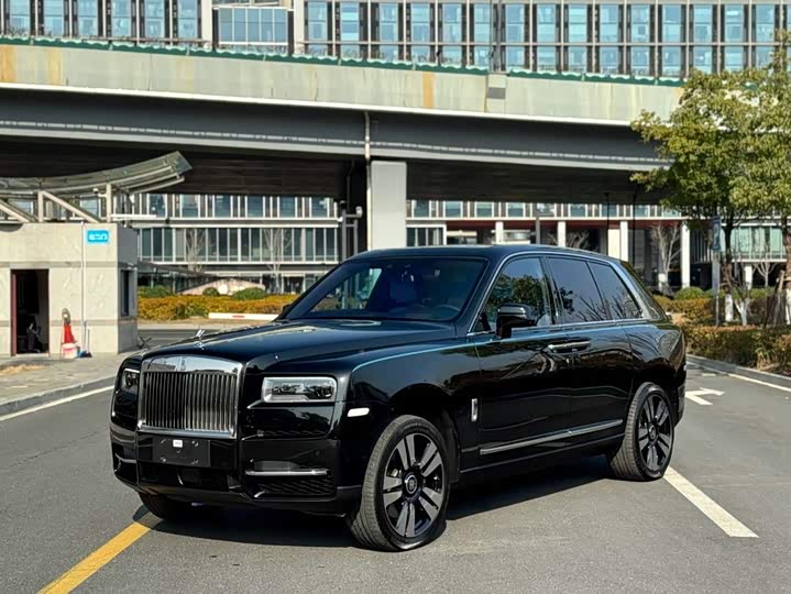 Rolls-Royce Cullinan, 2023 — купить в Костроме под ключ