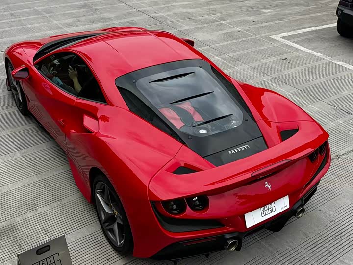 Ferrari F8, 2021 — фото 5 из 7