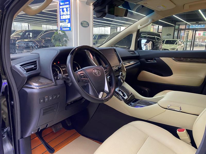 Toyota Vellfire, 2022 — фото 7 из 11