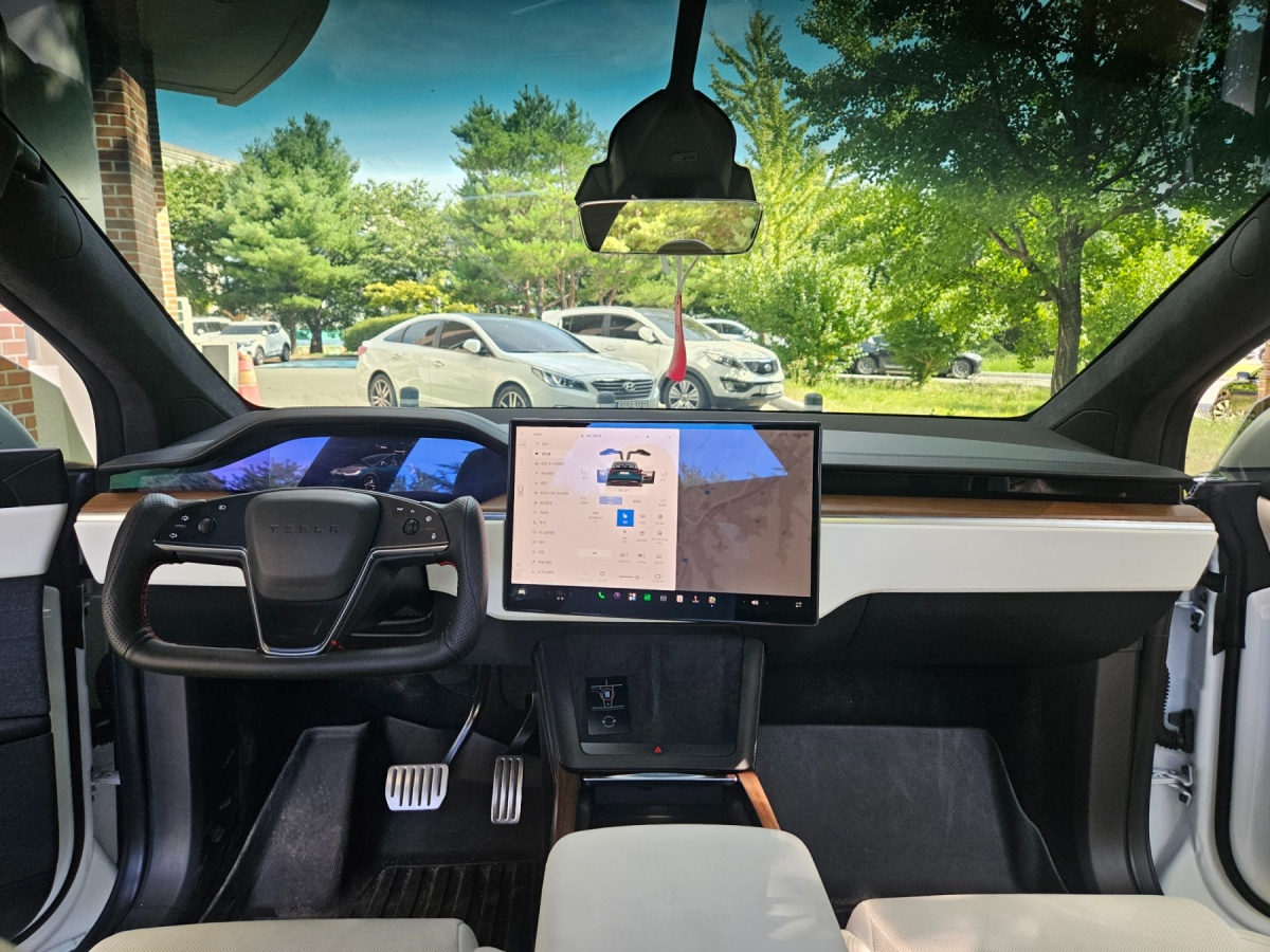 Tesla Model X, 2023 — фото 10 из 12