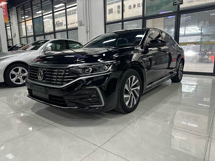 Volkswagen Passat Hybrid, 2021 — купить в Самаре под ключ