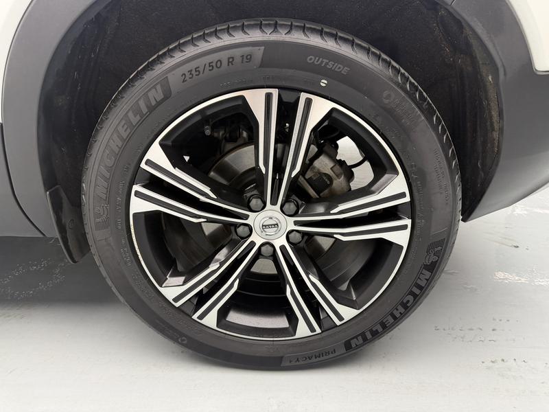 Volvo XC40, 2022 — фото 11 из 12