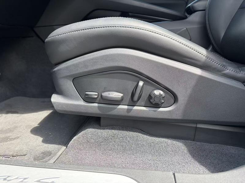 Porsche Macan EV, 2024 — фото 8 из 12