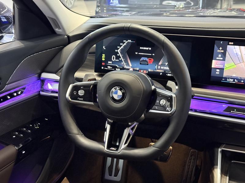 BMW 7 Series, 2025 — фото 9 из 12
