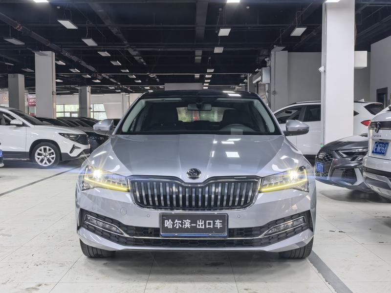Skoda Superb, 2023 — фото 2 из 12
