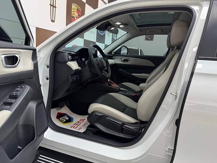 Honda Vezel, 2023 — фото 7 из 9