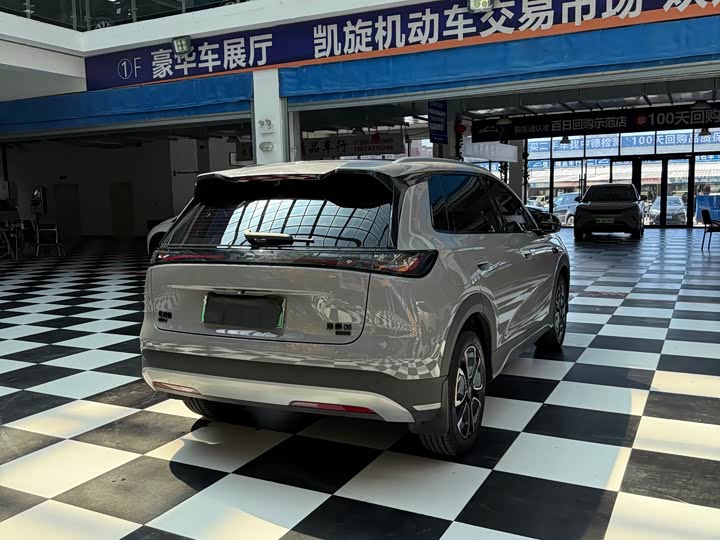 BYD Sea Lion 05 DM-i Hybrid, 2026 — фото 4 из 9