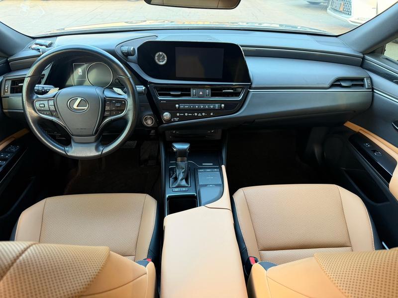 Lexus ES, 2021 — фото 7 из 10