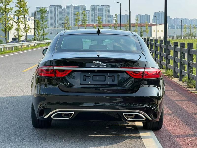 Jaguar XF L, 2023 — фото 4 из 9