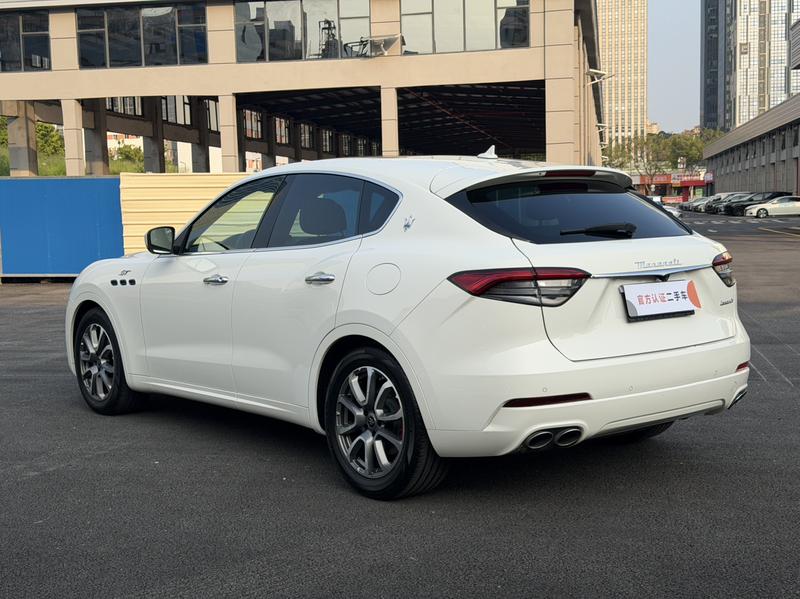 Maserati Levante, 2022 — фото 4 из 12