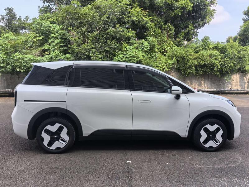 BAIC Arcfox Kaola S, 2024 — фото 8 из 12