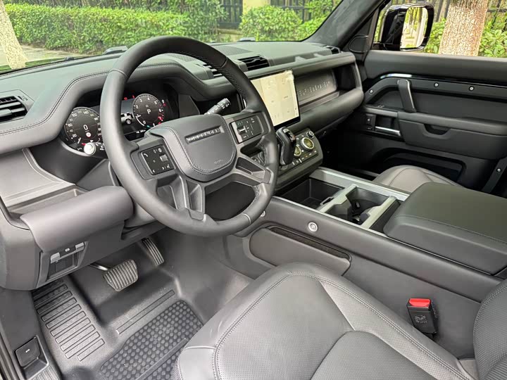 Land Rover Defender, 2025 — фото 6 из 9