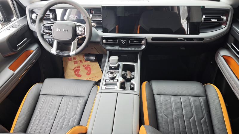 BAIC Beijing BJ40 Hybrid, 2025 — фото 8 из 12