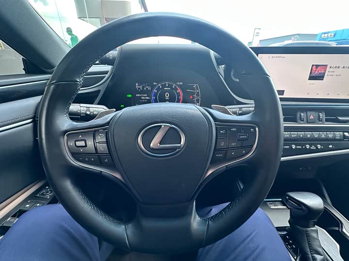 Lexus ES, 2023 — фото 9 из 9