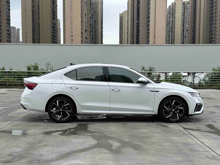 Skoda Octavia Pro, 2023 — фото 8 из 9