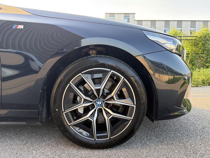 BMW i5, 2025 — фото 6 из 12