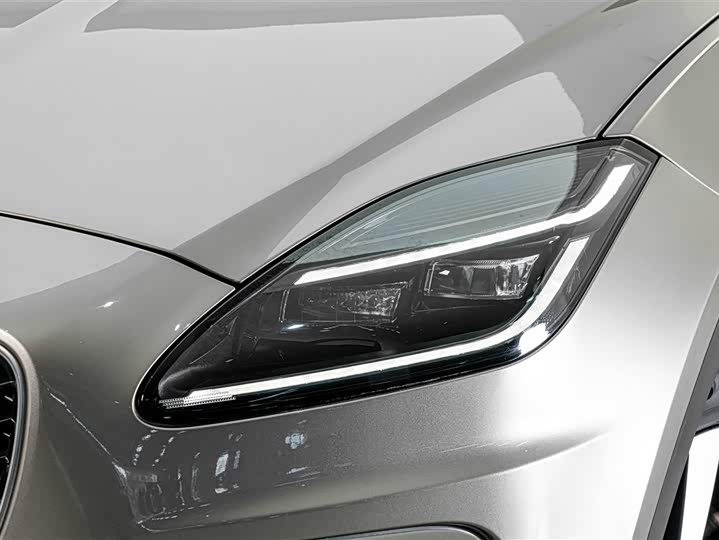 Jaguar E-Pace, 2023 — фото 4 из 9