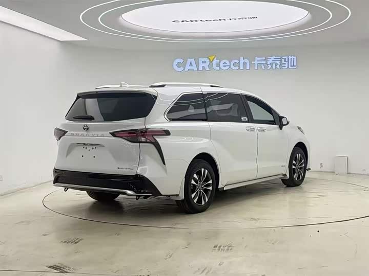 Toyota Granvia, 2024 — фото 4 из 9