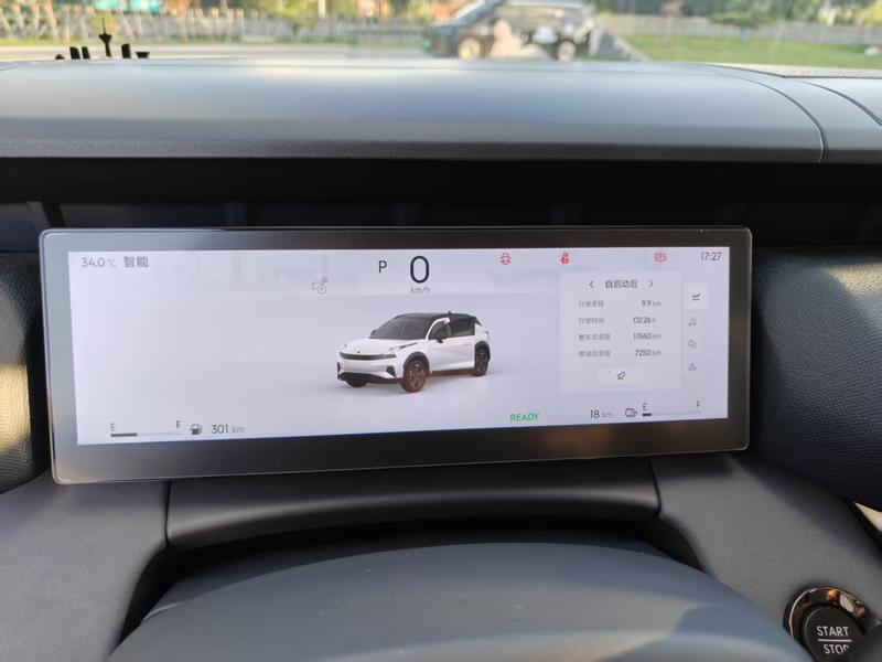 Lynk & Co 06 EM-P Hybrid, 2025 — фото 8 из 11