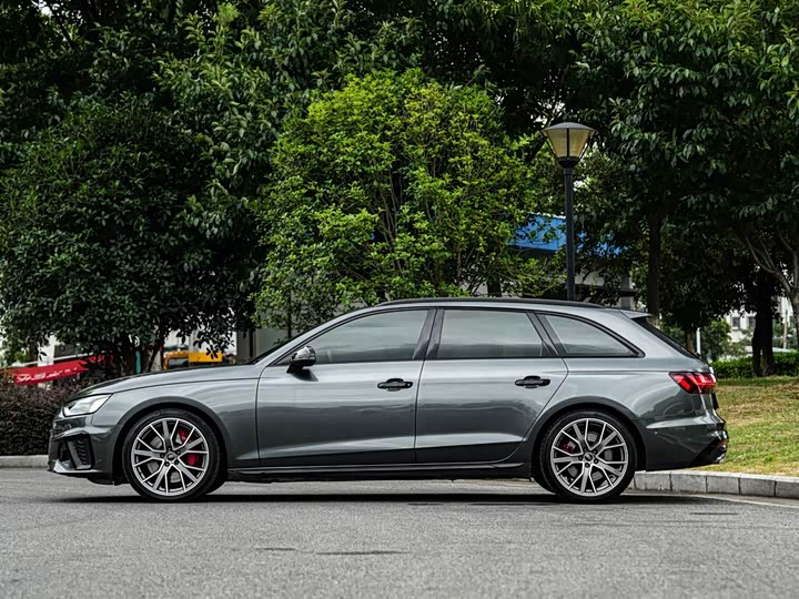 Audi S4, 2023 — фото 3 из 9