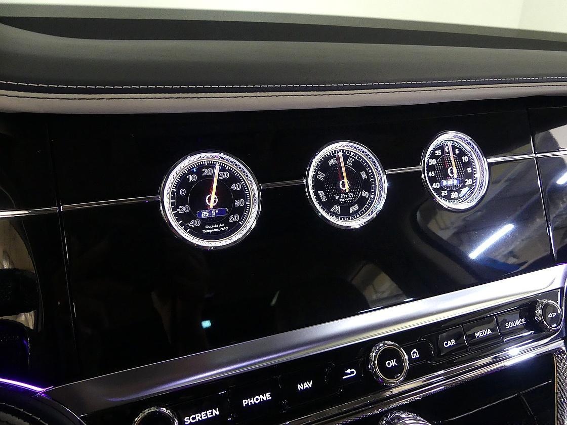 Bentley Flying Spur, 2023 — фото 11 из 12