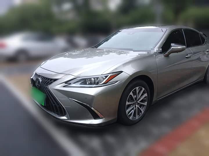 Lexus ES, 2023 — фото 2 из 9
