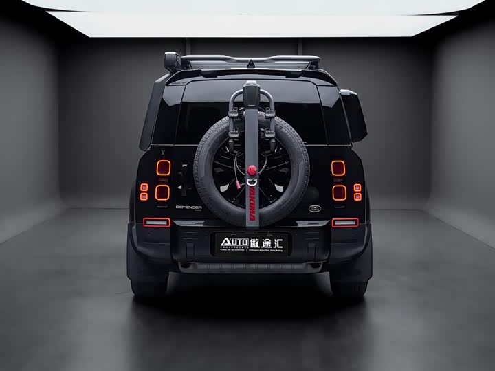 Land Rover Defender, 2023 — фото 4 из 9