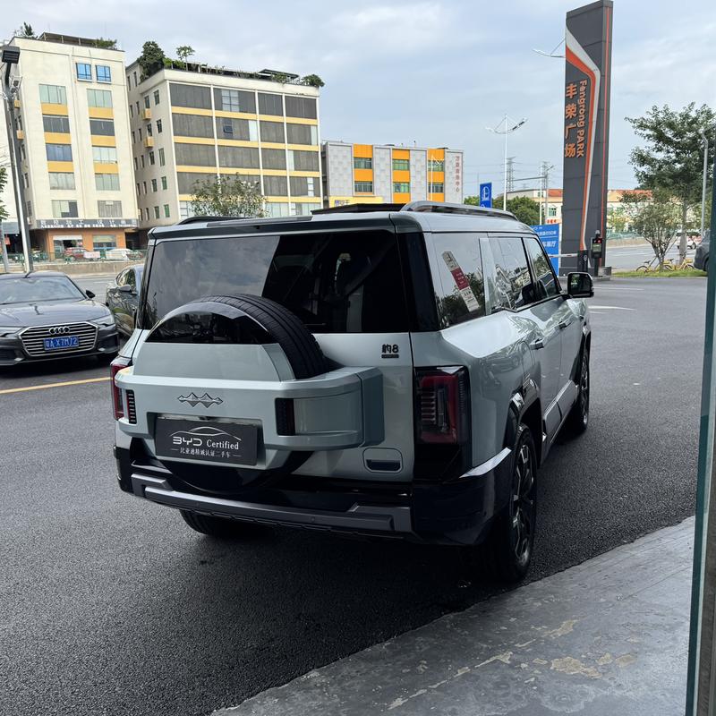 BYD FangChengBao Leopard 8, 2025 — фото 6 из 12