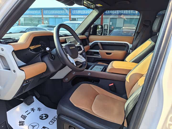 Land Rover Defender, 2024 — фото 3 из 9