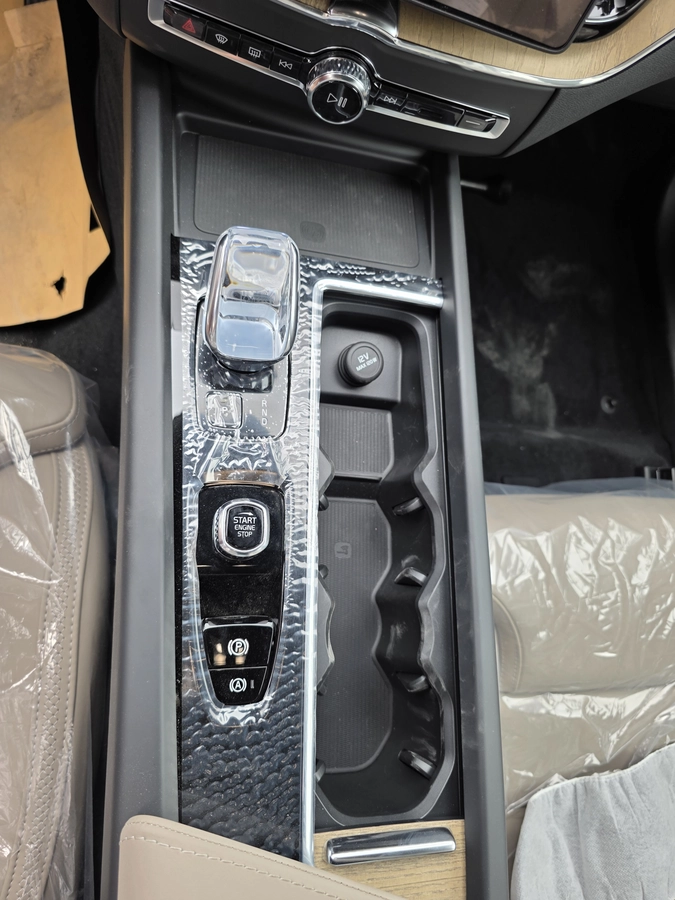 Volvo Xc60, 2025 — фото 12 из 12