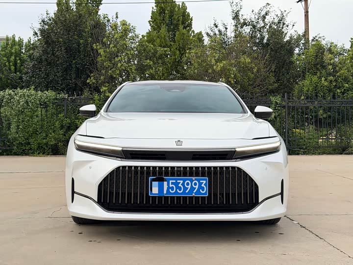 Toyota Crown Sedan, 2025 — фото 2 из 9