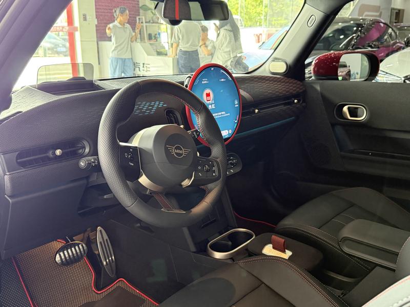 Mini Mini JCW, 2025 — фото 8 из 12