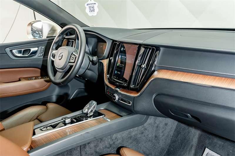 Volvo XC60, 2024 — фото 7 из 12