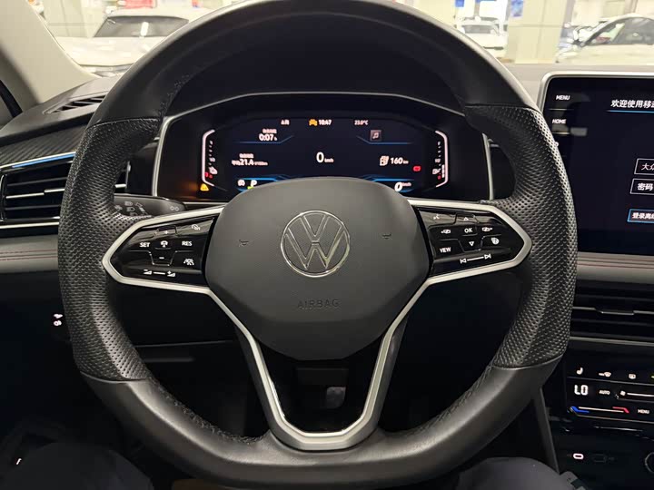 Volkswagen Tiguan L Hybrid, 2023 — фото 5 из 9