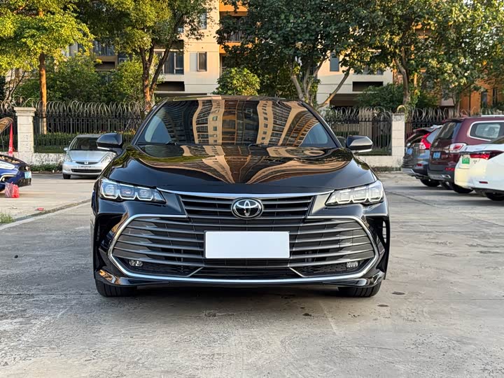 Toyota Avalon, 2022 — фото 2 из 9