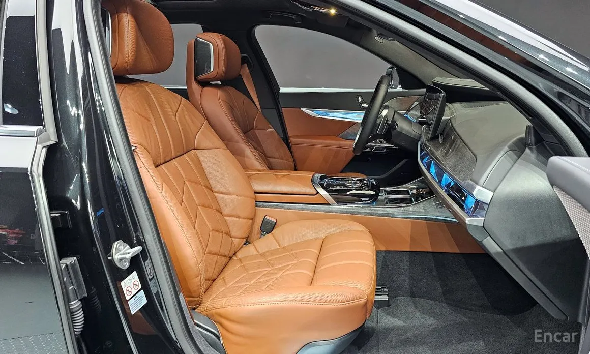 BMW 7 Series, 2023 — фото 10 из 12
