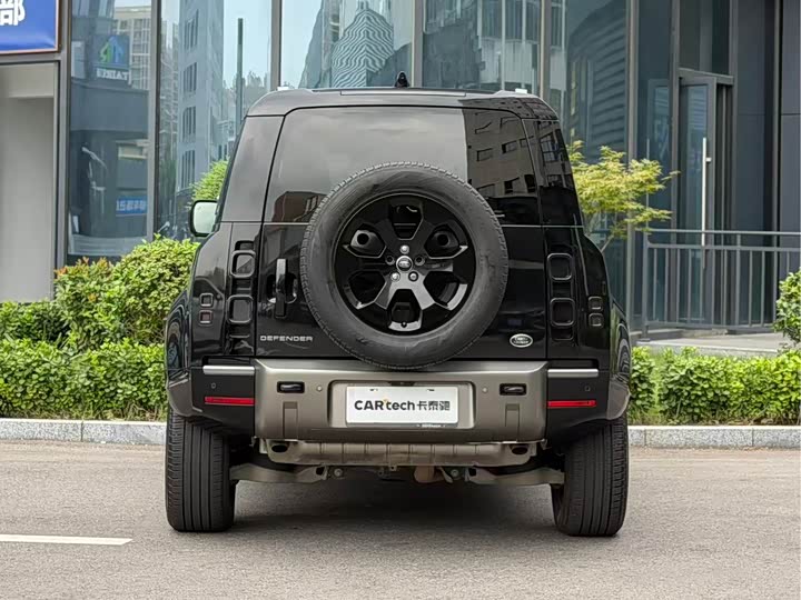 Land Rover Defender, 2024 — фото 4 из 9