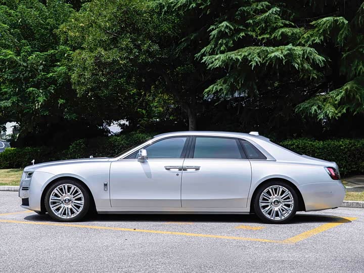 Rolls-Royce Ghost, 2023 — фото 4 из 9