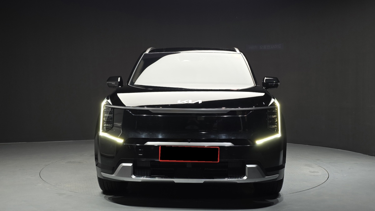 Kia EV9, 2023 — фото 3 из 12