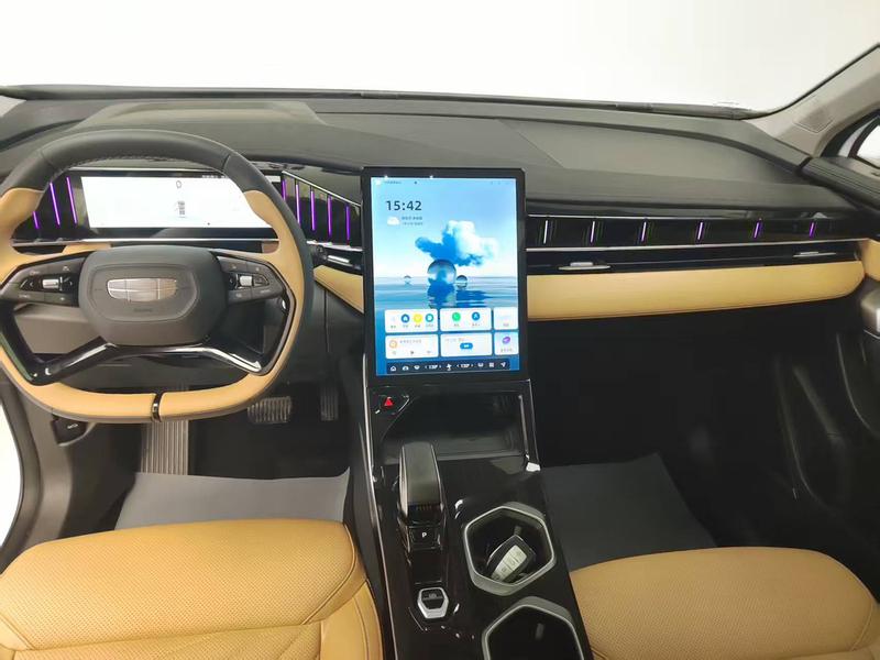 Geely Atlas L, 2023 — фото 9 из 12